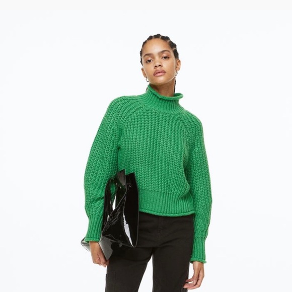 Chunky knit mock turtleneck sweater. - Picture 1 of 2